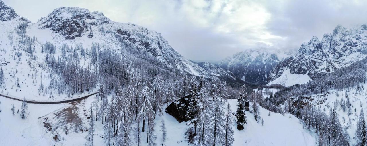 Erjavceva Mountain Hut At Vrsic Pass Kranjska Gora Exterior foto